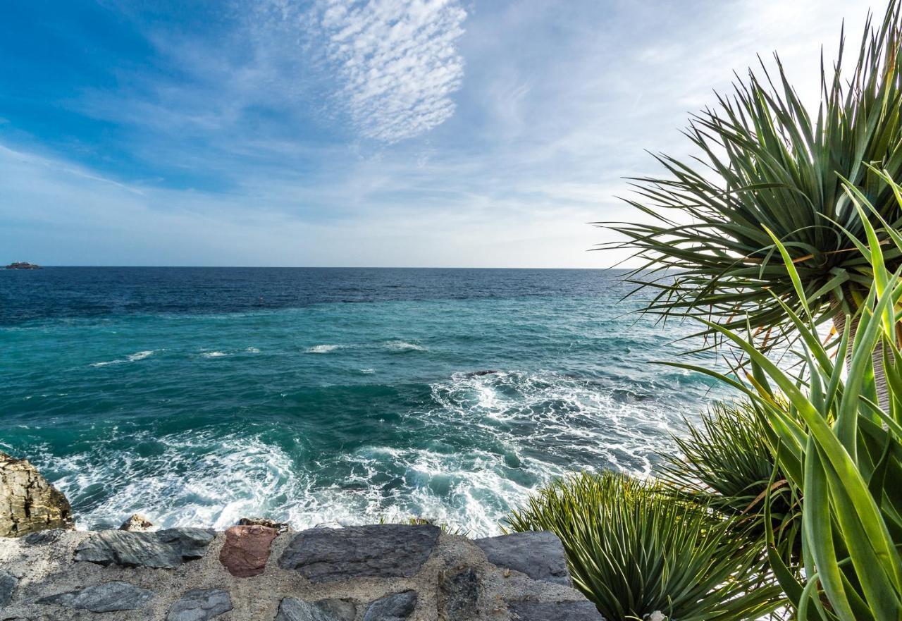 Hostal Tropical Almuñécar Eksteriør bilde