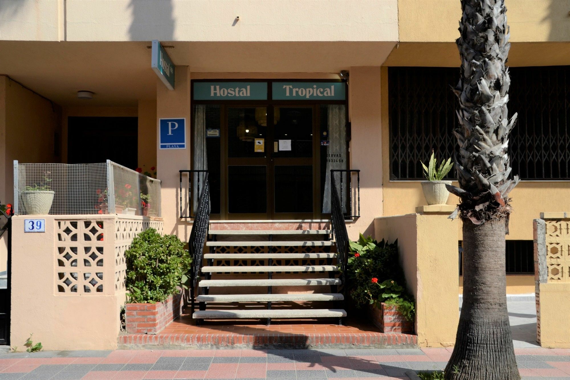 Hostal Tropical Almuñécar Eksteriør bilde